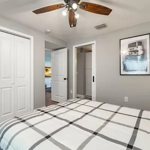 Grand Oaks Terminal In The Heights Apartment