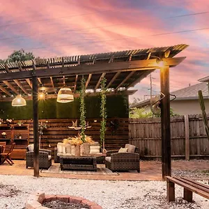 Upscale Ybor House With Outdoor Living Space Holiday home